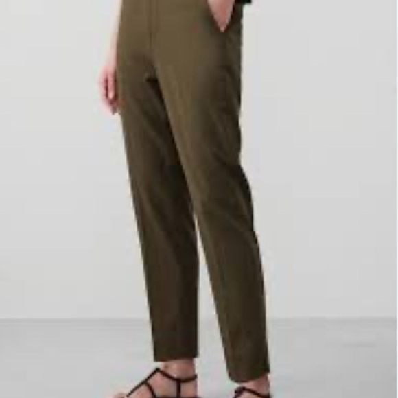 Banana Republic tapered leg pants - Picture 2 of 6